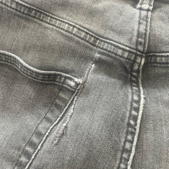 Lucky Brand Grey Distressed Jeans 32 x 32 - Picture 9 of 11